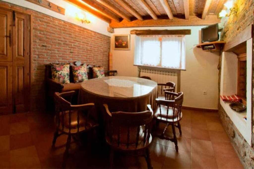 Casa Tia Modesta Es Una Calida Y Acogedora Casa Cabezas Bajas 외부 사진